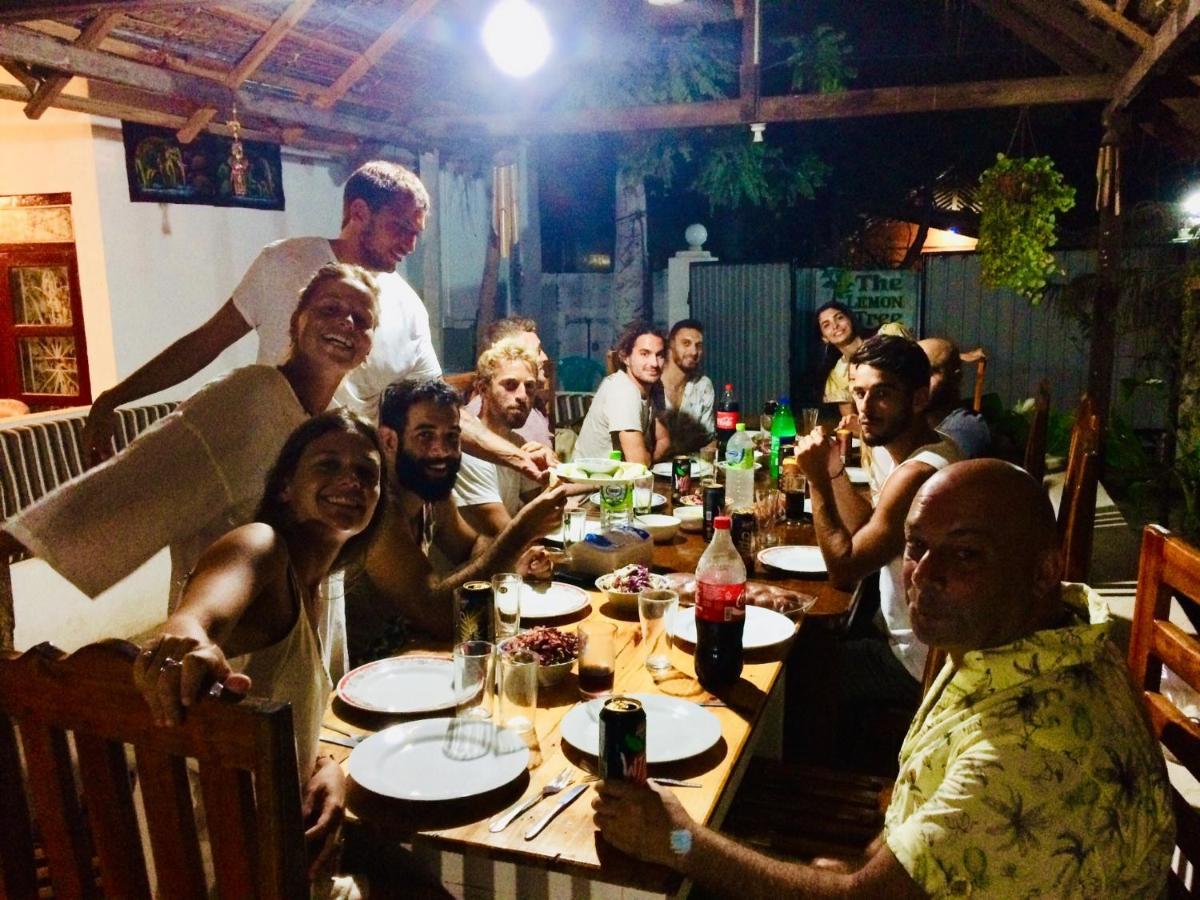 Tropicana Home Stay Baie d'Arugam Extérieur photo