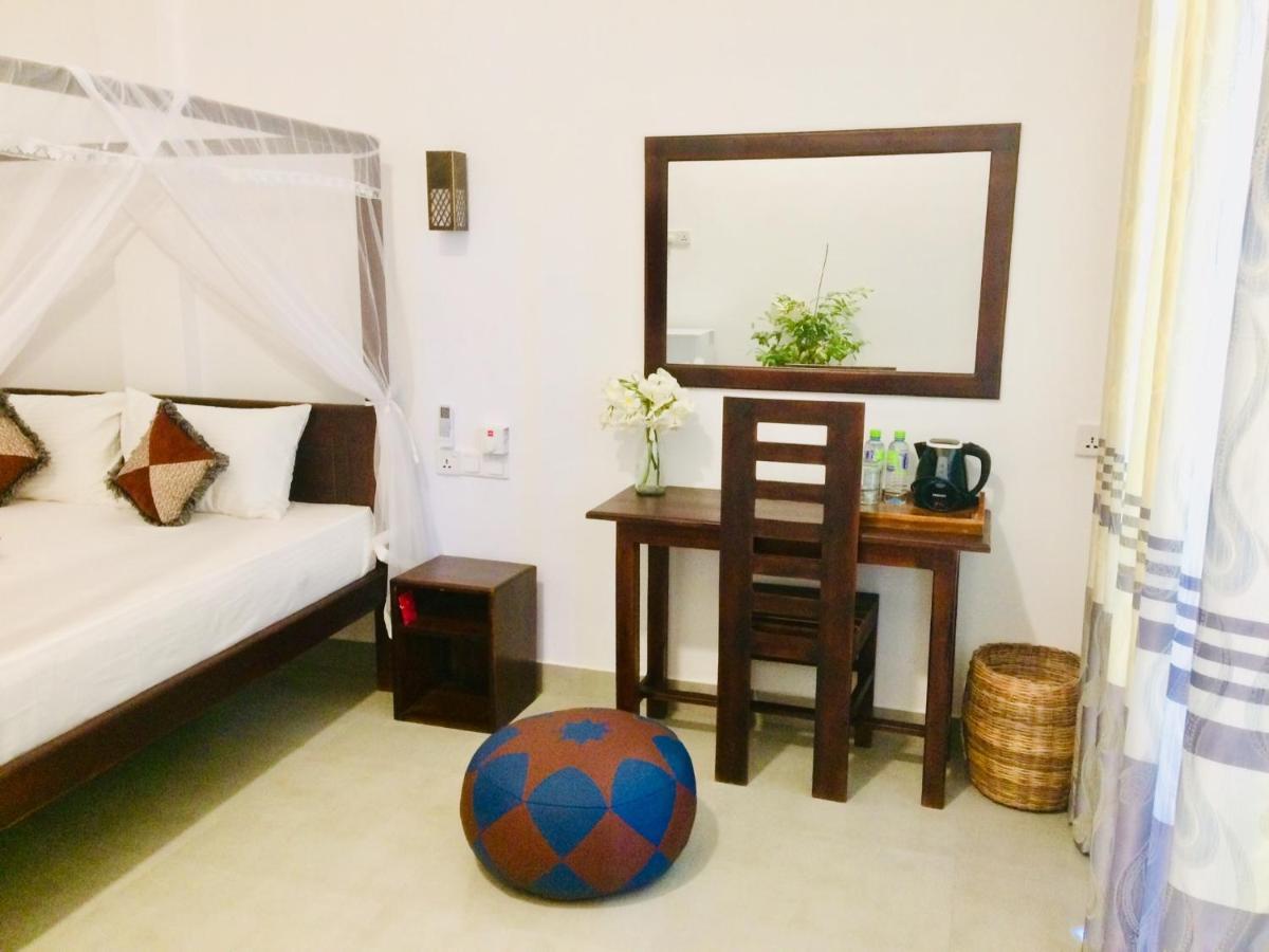 Tropicana Home Stay Baie d'Arugam Extérieur photo
