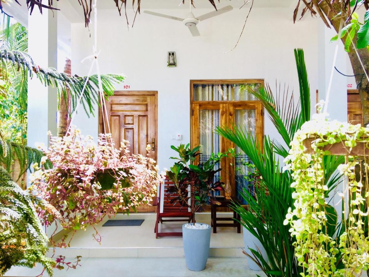 Tropicana Home Stay Baie d'Arugam Extérieur photo