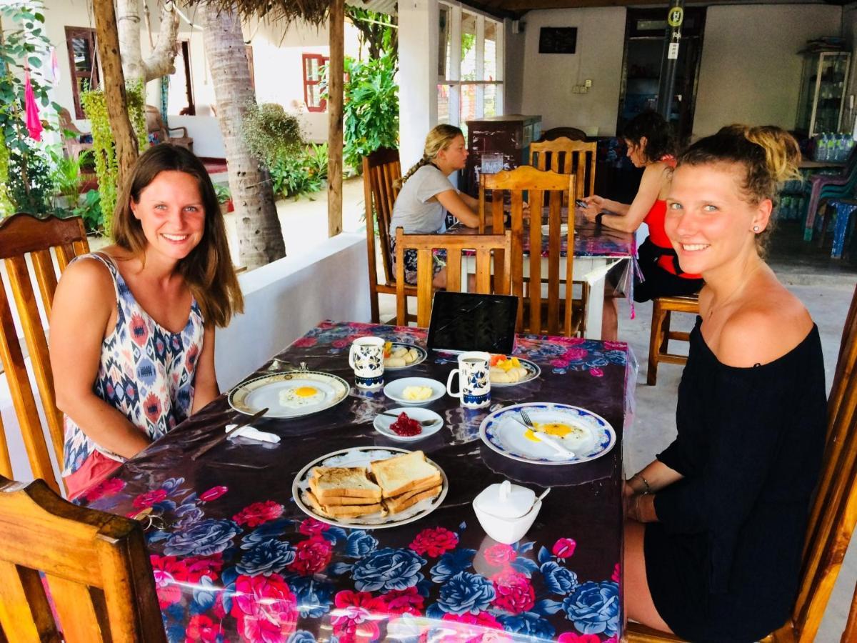 Tropicana Home Stay Baie d'Arugam Extérieur photo