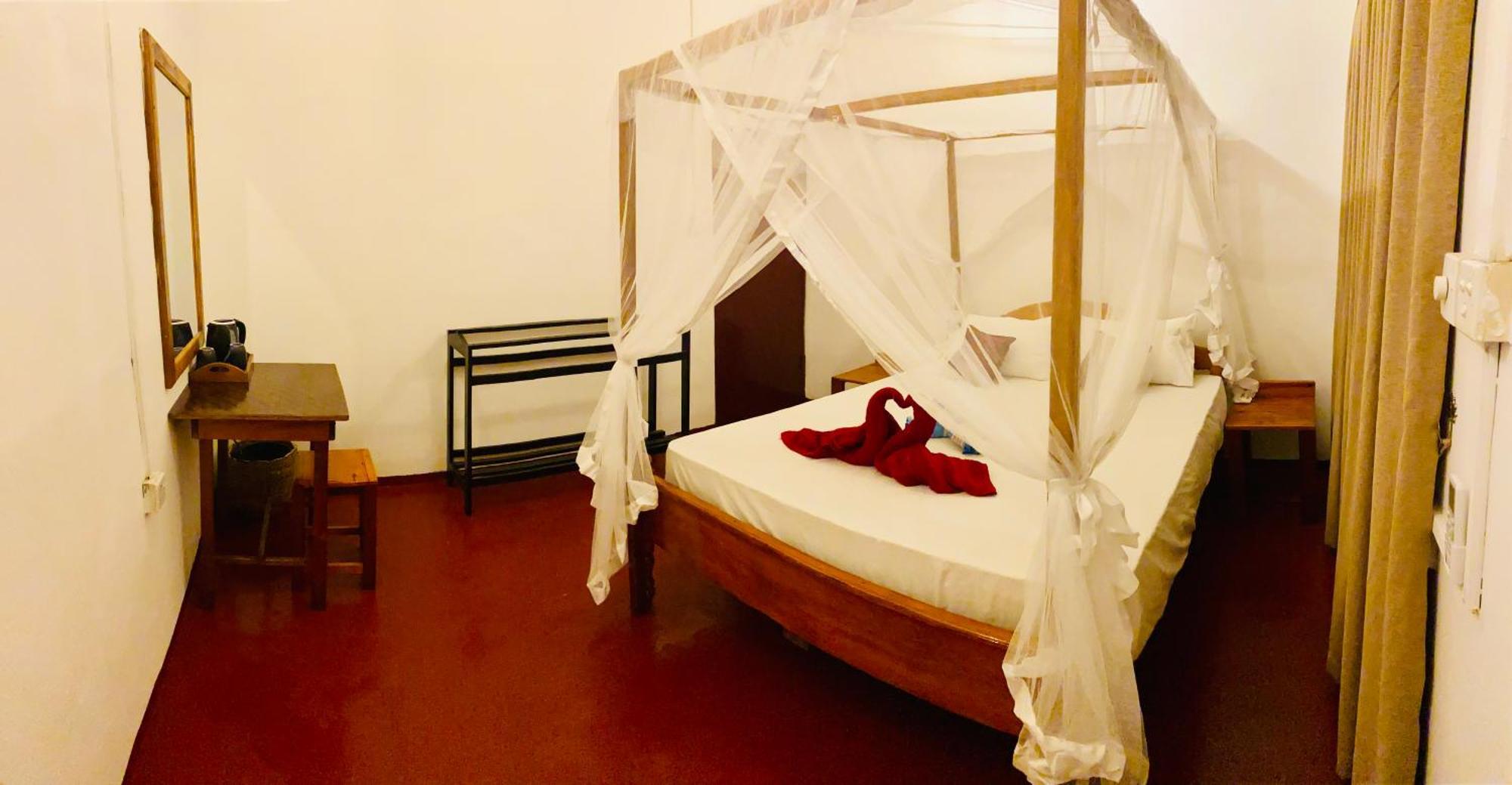 Tropicana Home Stay Baie d'Arugam Extérieur photo