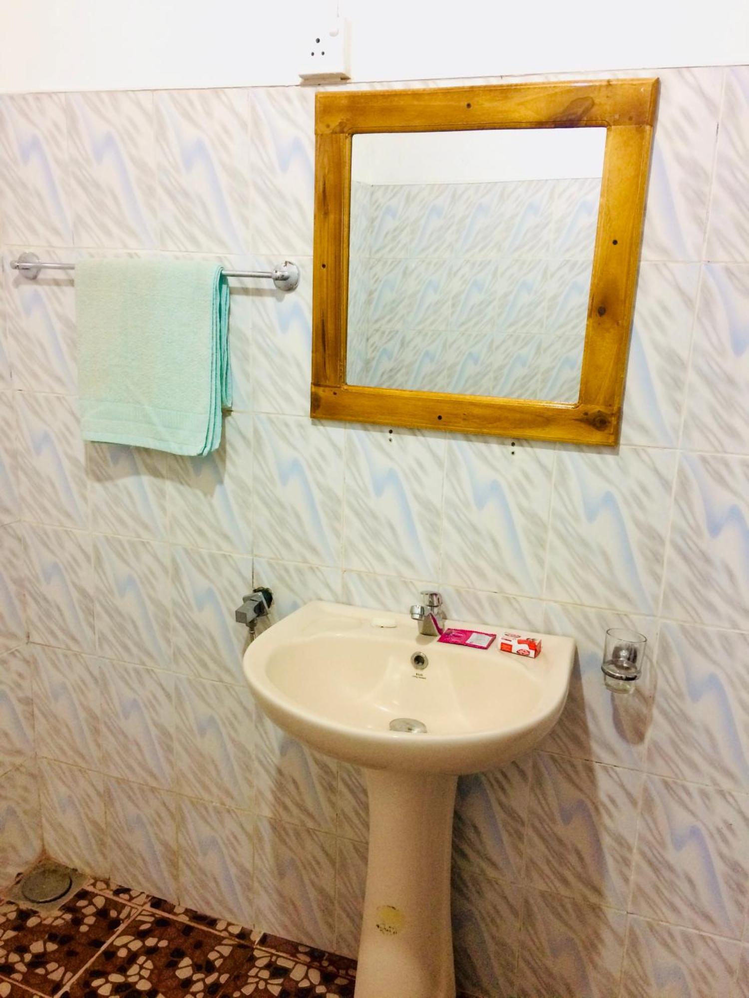 Tropicana Home Stay Baie d'Arugam Extérieur photo