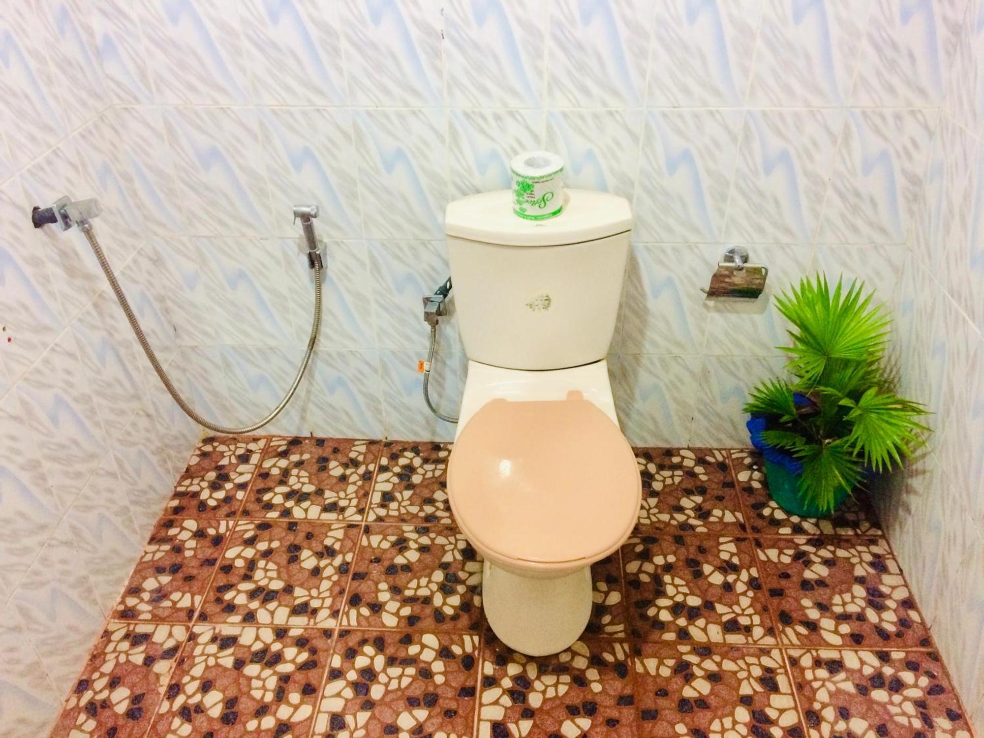 Tropicana Home Stay Baie d'Arugam Extérieur photo
