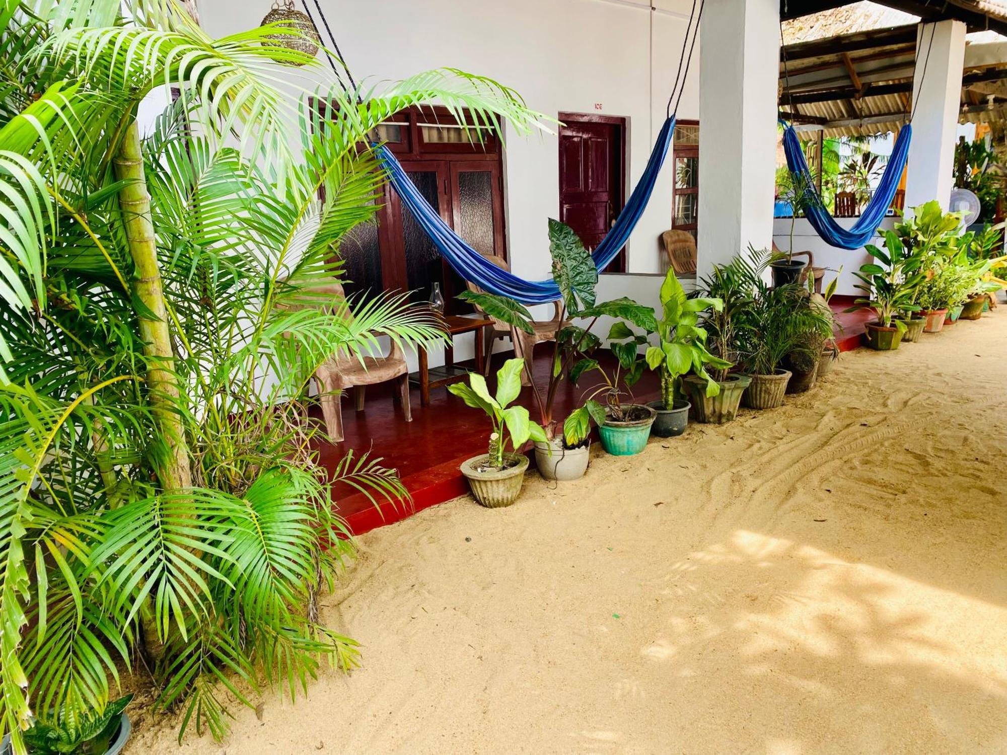 Tropicana Home Stay Baie d'Arugam Extérieur photo