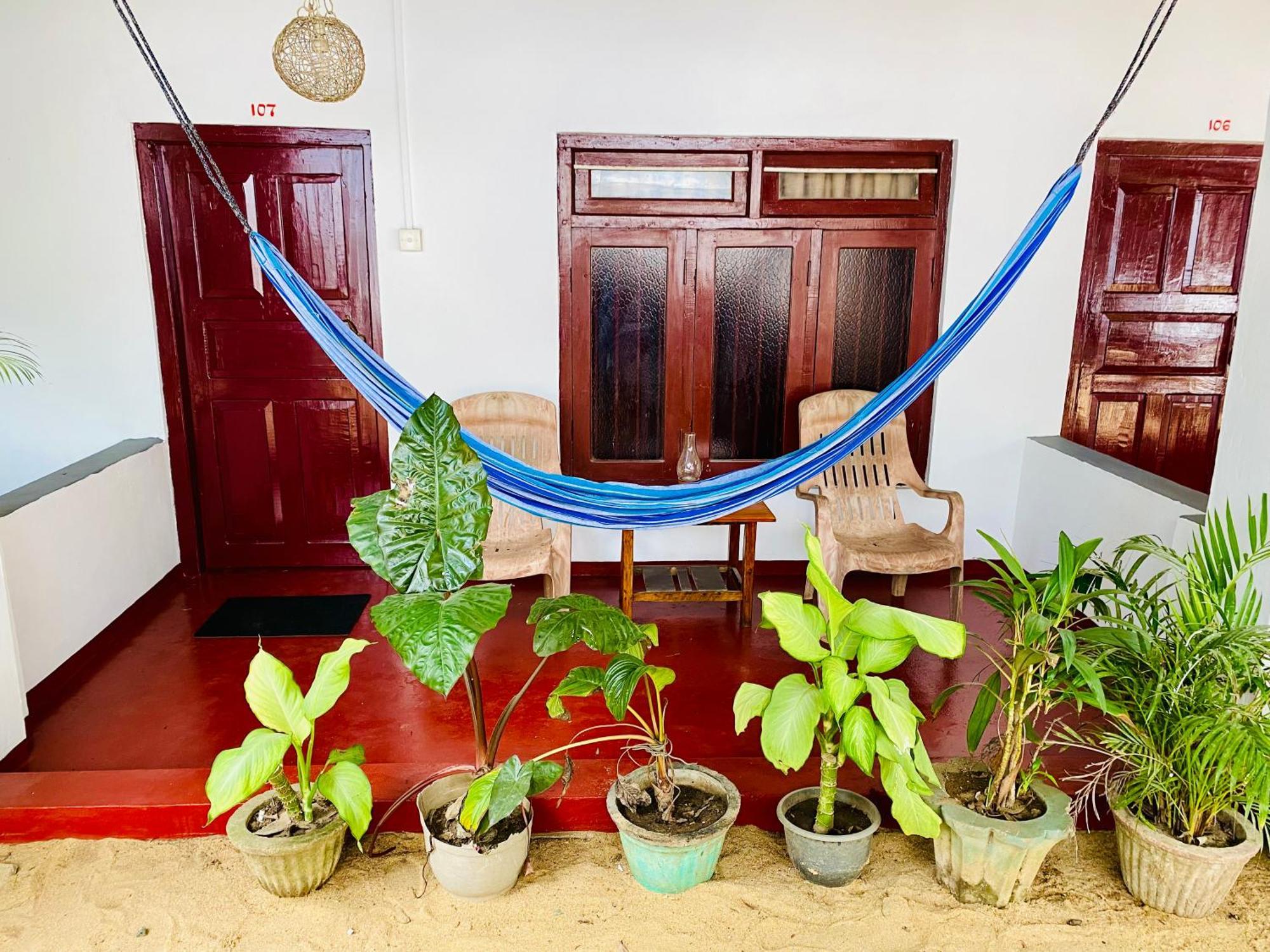 Tropicana Home Stay Baie d'Arugam Extérieur photo