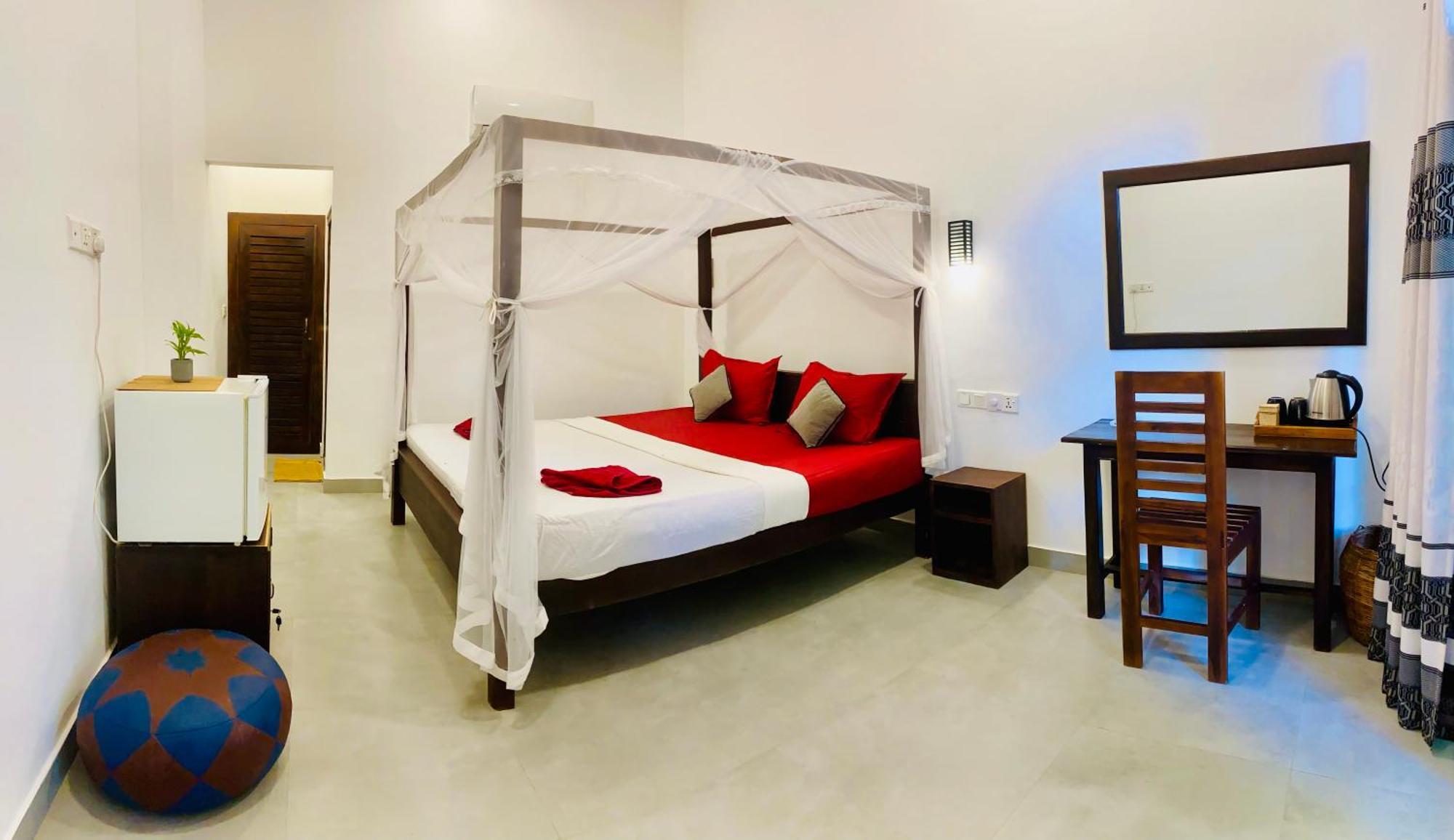Tropicana Home Stay Baie d'Arugam Extérieur photo